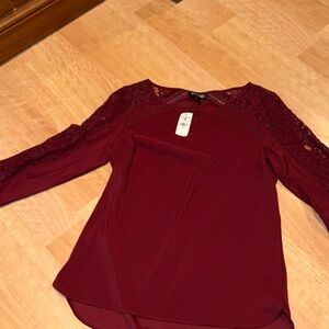 express fashion women’s small NWT dress shirt Elegant Burgundy Lace Sleeve Top
